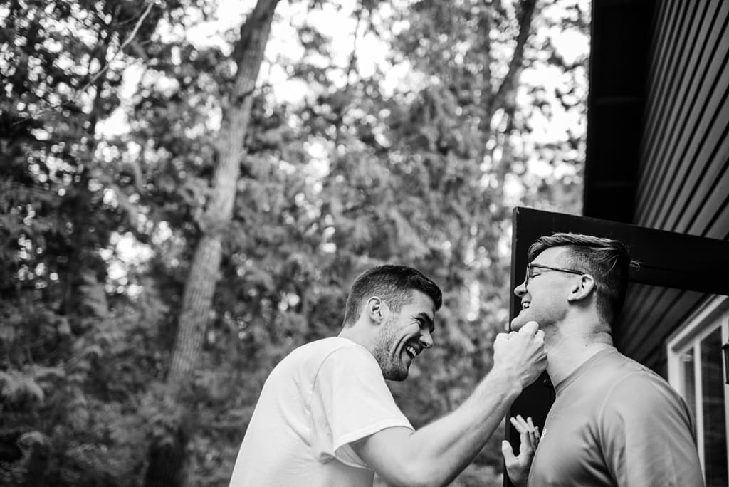 groomsmen getting ready for grand view lodge wedding