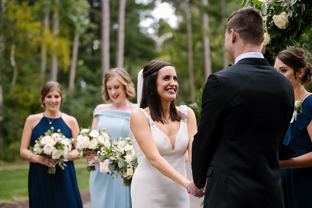 outdoor wedding ceremony at grand view lodge brainerd minnesota