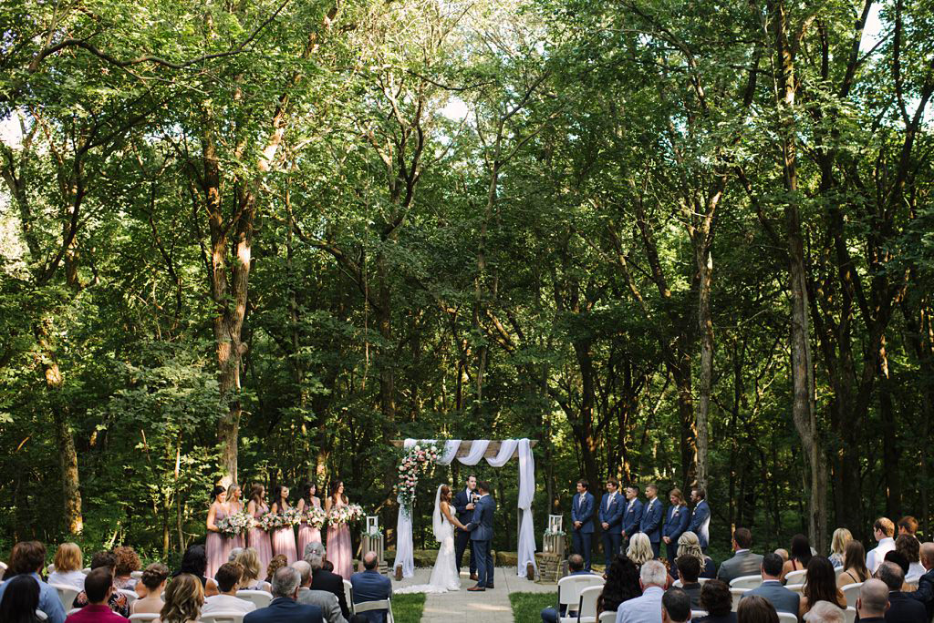 outdoor wedding ceremony at hidden greens