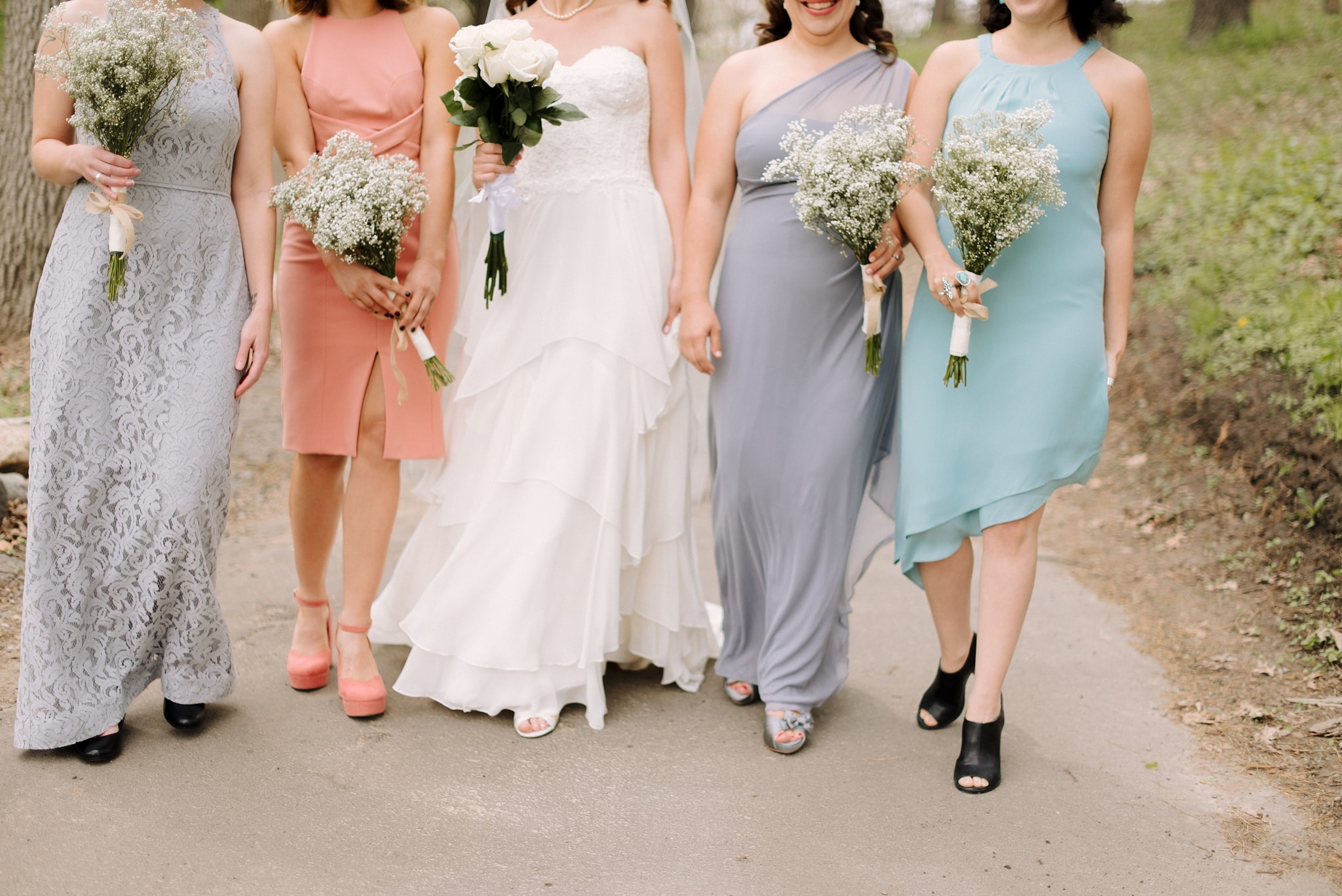 Bridal party details during twin cities wedding 