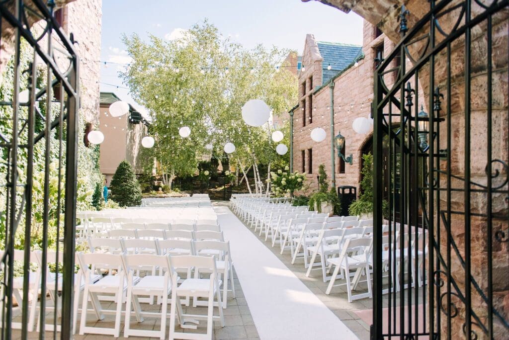 Minneapolis Van Dusen Mansion Courtyard Ceremony