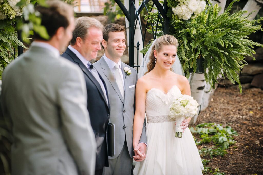 Ceremony moments at the Minneapolis Van Dusen Mansion